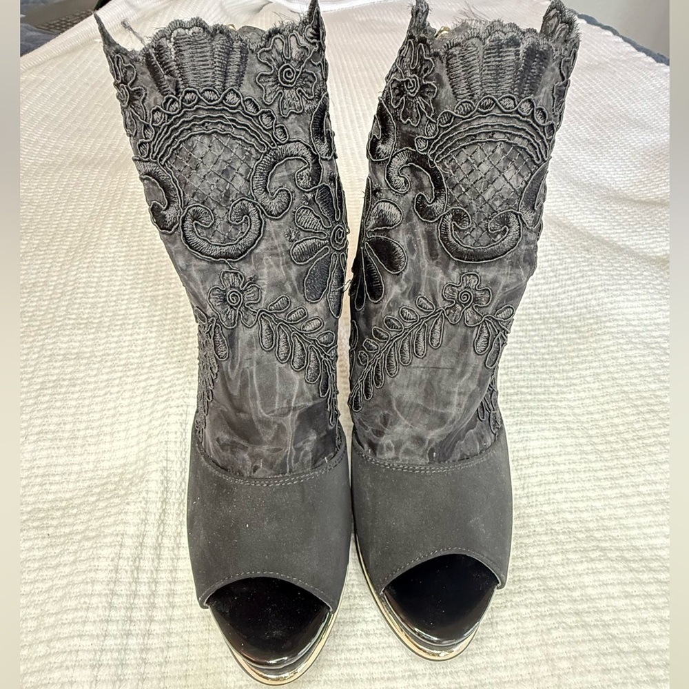 Elegant Black Lace Women's Boots